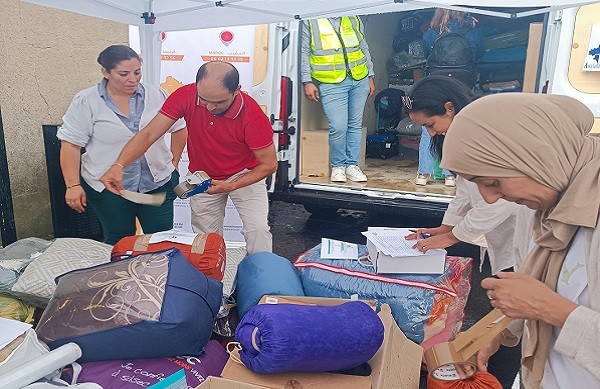 ثلاث شاحنات محملة بالمساعدات تنطلق من مدينة أنجيه الفرنسية في اتجاه مراكش