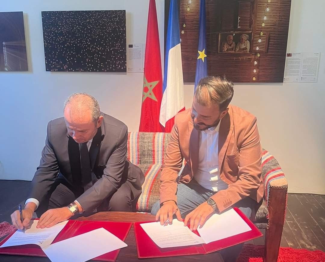 السفارة الفرنسية والمعهد الأوروبي للتعاون والتنمية بالمغرب يوقعان شراكة لمشروع ما بعد زلزال الحوز