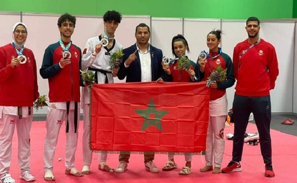 البطلة المراكشية مريم خولال تحصل على الميدالية الفضية رفقة المنتخب المغربي المشارك في الألعاب القتالية العالمية