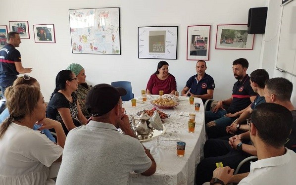 الجالية المغربية في بلدية المنكب الإسبانية تحتفي برجال الإطفاء الذين قدموا المساعدة لضحايا زلزال الحوز