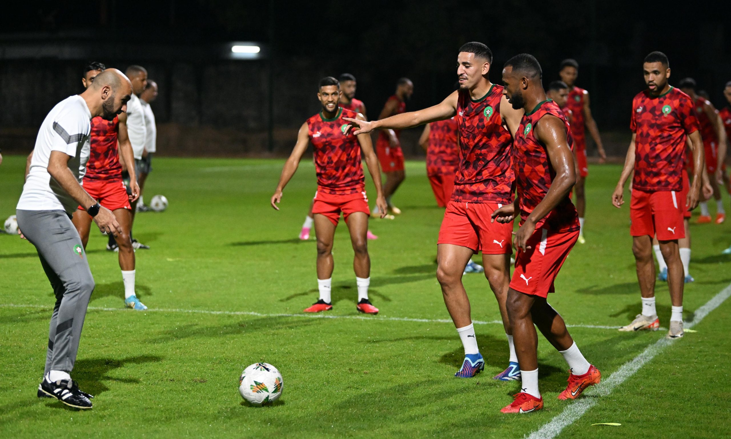 المزراوي يلتحق بالتداريب الجماعية ورومان سايس يغيب عن الحصة الأخيرة 