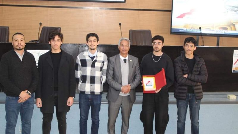 فريق مدرسة « ليدكس » ابن جرير يتأهل لتمثيل المغرب في المسابقة العالمية للفيزياء بإيرلندا