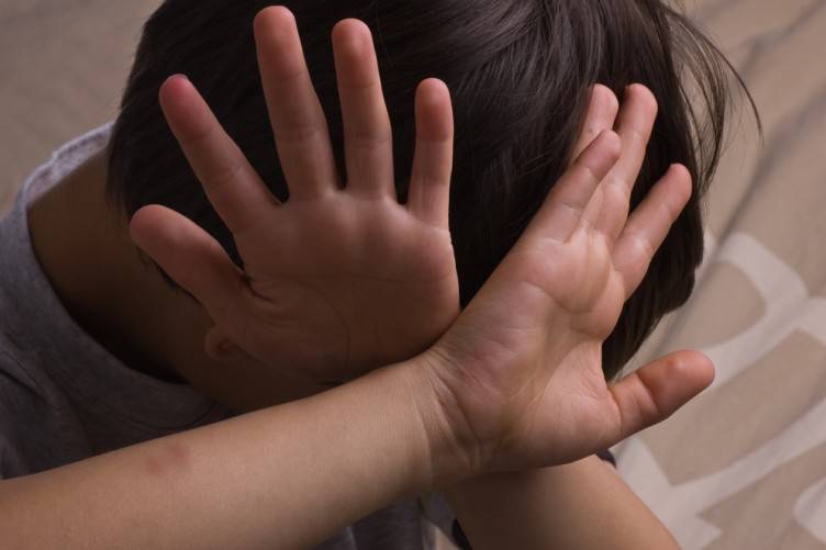 ايقاف أب لأربعة أطفال لاٍغتصابه طفل بالحوز