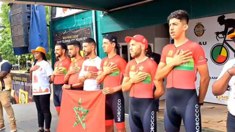 تقديم عناصر المنتخب الوطني المغربي للدراجات المشارك في طواف البنين 2024