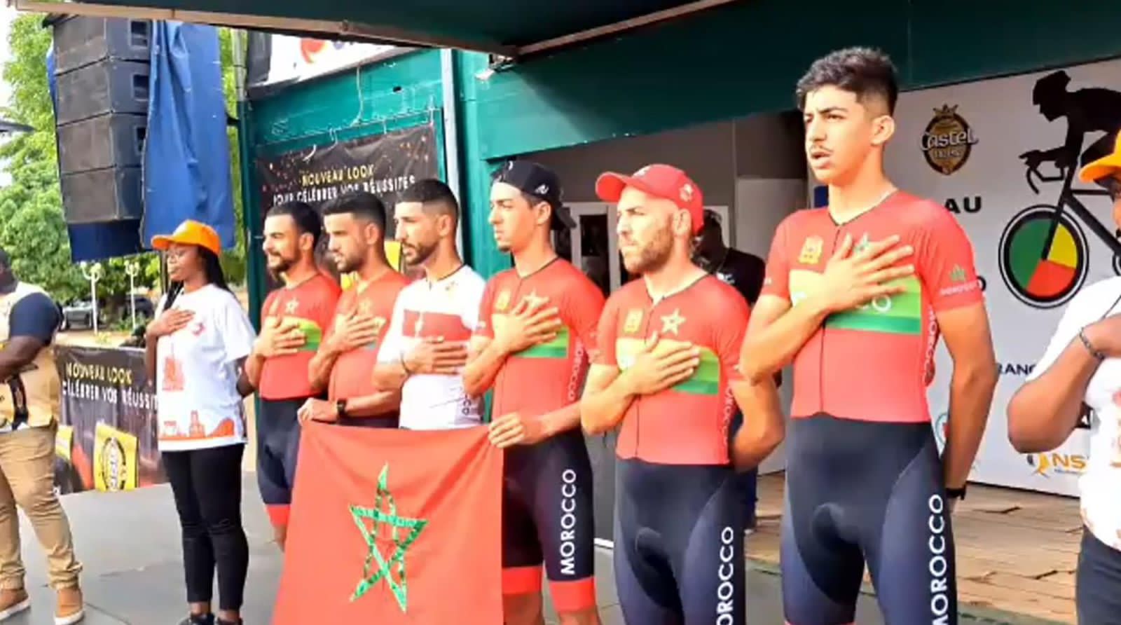 تقديم عناصر المنتخب الوطني المغربي للدراجات المشارك في طواف البنين 2024