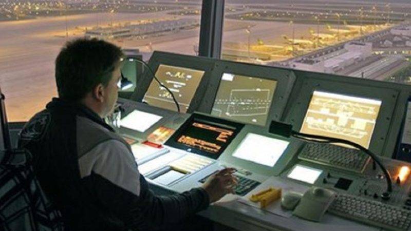 قرار بخفض عدد المراقبين الجويين يهدد الملاحة الجوية بمطار مراكش المنارة