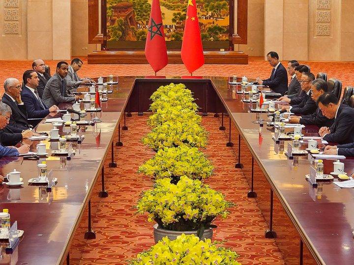 رئيس مجلس النواب والوفد النيابي المرافق له يجري مباحثات برلمانية هامة بجمهورية الصين الشعبية