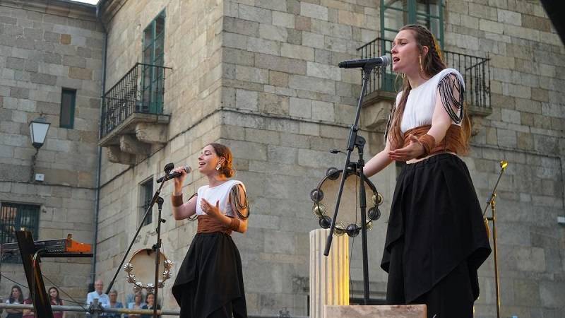 الثنائي الموسيقي الإسباني « لاس فيلاس دي كاساندرا » يحيي حفلا بمراكش