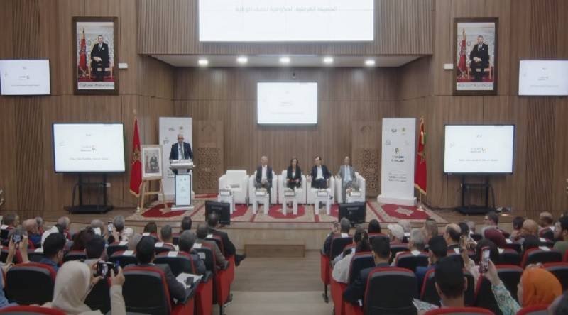 إقصاء الإعلام من لقاء الحكومة بجامعة القاضي عياض بمراكش يثير جدلا حول شفافية التواصل