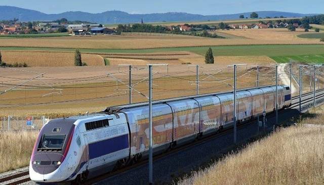 الشركة الإسبانية تحسم الصراع مع نظيرتها الفرنسية في صفقة القطار الفائق السرعة بين مراكش والقنيطرة