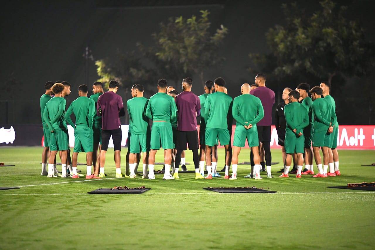 عناصر المنتخب الوطني تجري حصتها التدريبية الأولى