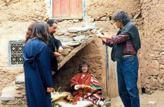 ممثلة مغربية مشهورة توجه نداء مؤثرا للحصول على سكن