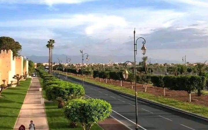 أجواء غائمة جزئيا مع نزول بعض القطرات المطرية المتفرقة اليوم الثلاثاء