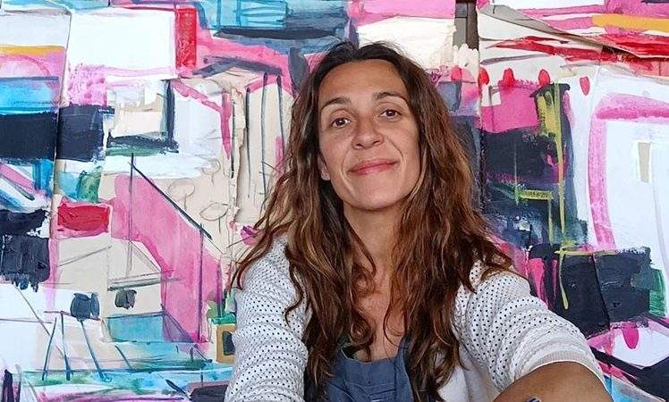 معرض « سييمبري فولفير » للفنانة الإسبانية كارلا كوريخيتا روكا: رحلة فنية بين الزمن والهوية في قلب مراكش